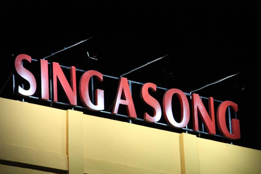 Hotel Sing A Song Pematangsiantar Exteriör bild